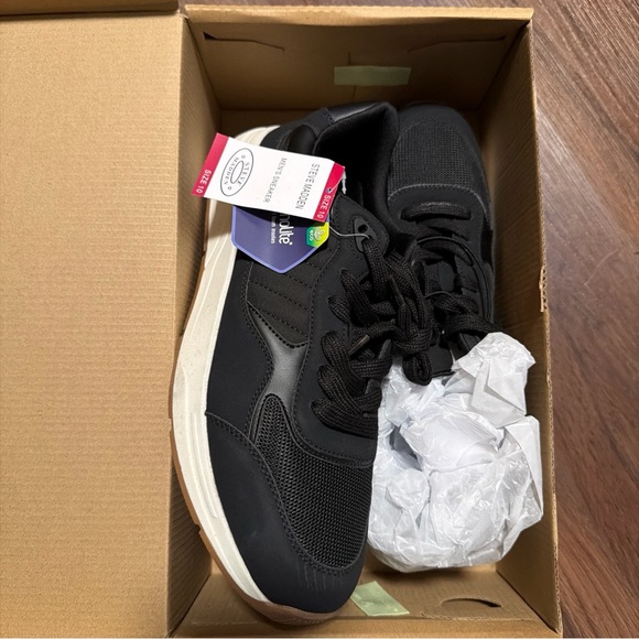 New In Box Steve Madden Men's P-Varick Comfort Foam Sneakers Black Size 10 - Picture 3 of 5